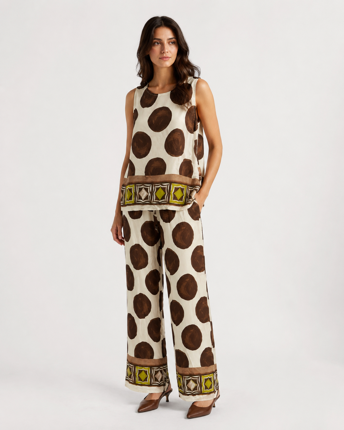 Mouwloze top met artistieke stippenprint